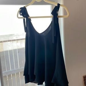 Black shoulder bow tie tank. Purchased from a local boutique a year ago. Size S